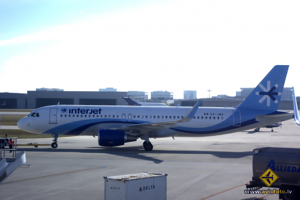 Airbus A320-214
